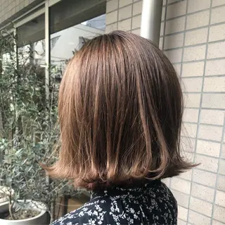 ミディアム カラー 佐川 友里のヘアスタイル