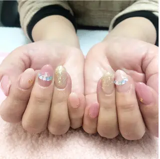 ネイル ＧＬAD グラットのネイルデザイン