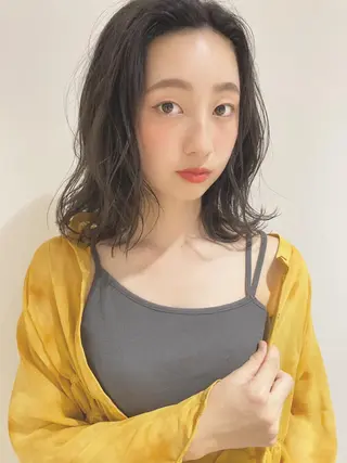 あやか 白髪ぼかしハイライトのヘアスタイル