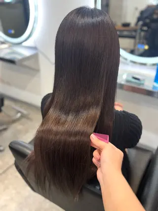 ロング _WHITE Momokaのヘアスタイル