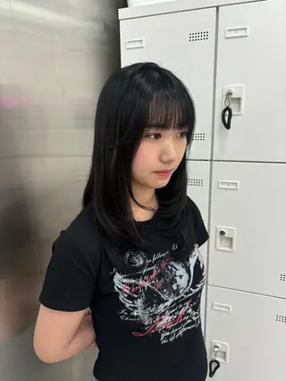 ロング 抜け感レイヤー︴ ニュアンスカラーのヘアスタイル