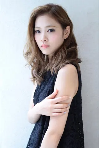 ミディアム セミロング カラー パーマ 城領 直輝のヘアスタイル