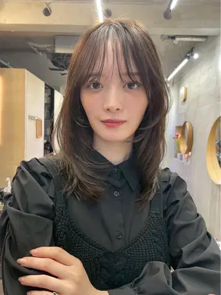 ミディアム 南堀江レイヤーカット MIKU🍒のヘアスタイル