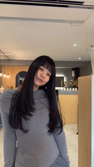 ロング 都築 菜美のヘアスタイル