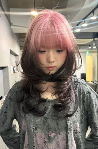 ミディアム カラー ヘアアレンジ 🌈【🎀ヘアデザイ ナー🎀】✨ノン✨のヘアスタイル