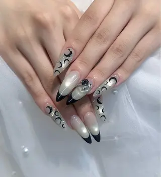 ネイル 𝒚𝒖𝒛𝒖 ˖ ࣪⊹のネイルデザイン