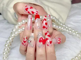 ネイル 🦋 Queenieのネイルデザイン