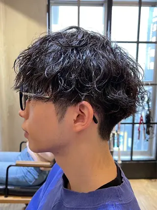 パーマ メンズ レイヤー似合わせ 透明感カラーりきやのヘアスタイル