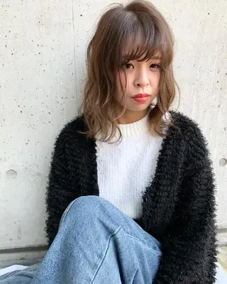 セミロング 柔らかな縮毛矯正 透明感カラー💫のヘアスタイル