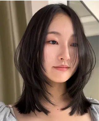 ミディアム 真下 瑞歩のヘアスタイル