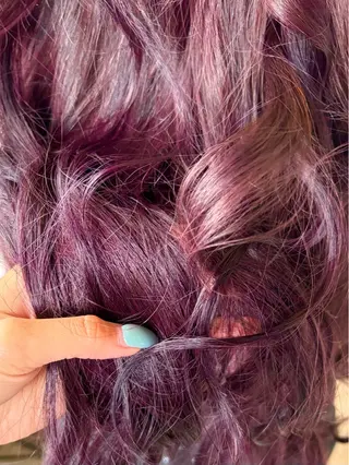 カラー MI KUのヘアスタイル