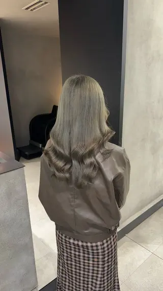 カラー LENA🎀 ハイトーン/エクステのヘアスタイル
