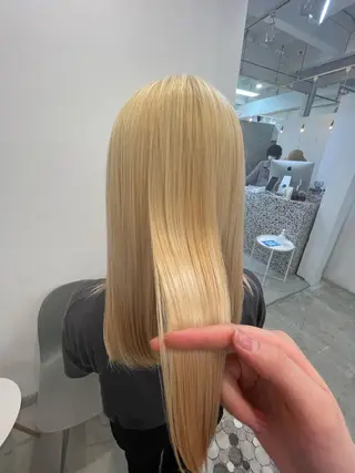 セミロング Ravo 西村 優花のヘアスタイル