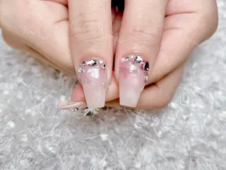 ネイル 🦋 Queenieのネイルデザイン