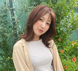 ミディアム カラー grand juteのヘアスタイル