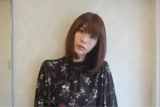 ミディアム カラー CALMHAIR 五十實淳のヘアスタイル