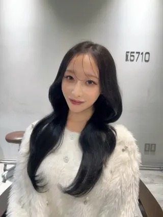 ロング カラー ヘアアレンジ 🎀ハイトーン・艶 カラー HANA🎀のヘアスタイル