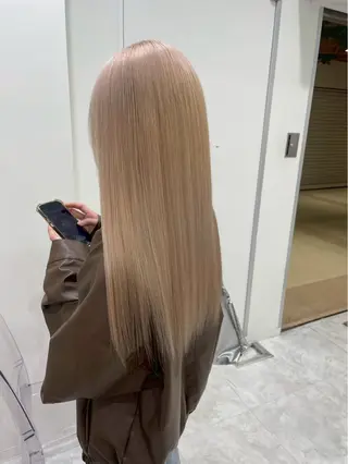 セミロング カラー ヘアアレンジ 🫧モテる💗ダメー ジレスハイトーン🫧のヘアスタイル