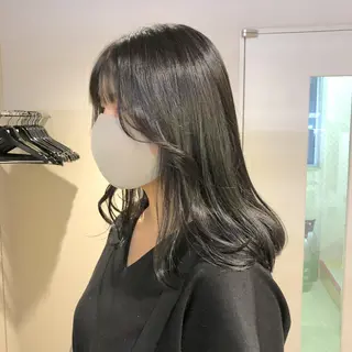 ロング カラー ハイトーン×レイヤー カットTAKUMIのヘアスタイル
