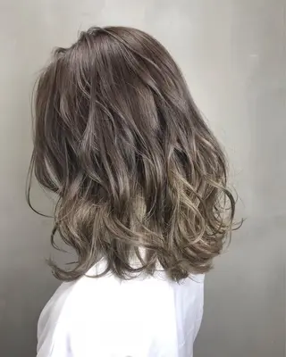 ミディアム カラー 【透明感、艶髪】西村 有司のヘアスタイル