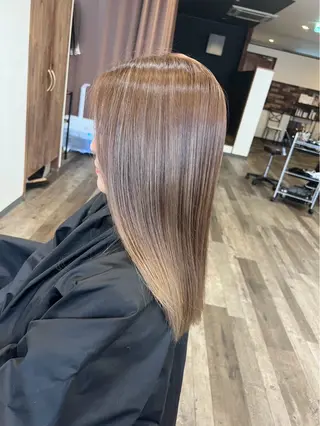 セミロング カラー 鍵 魁斗のヘアスタイル