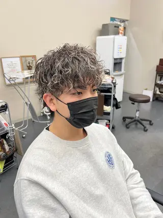 カラー パーマ メンズ 奥谷 魁士のヘアスタイル