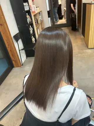ミディアム カラー ✨傷ませないカラー ✨美髪矯正✨レオンのヘアスタイル