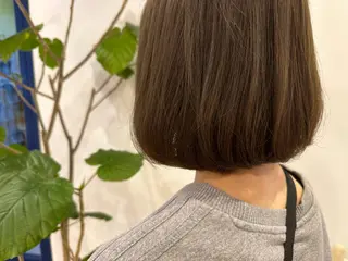 ショート カラー フカサワ シホのヘアスタイル