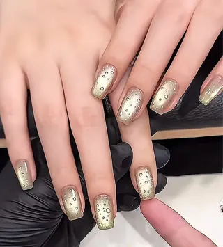 ロング T&D NailSalonのネイルデザイン