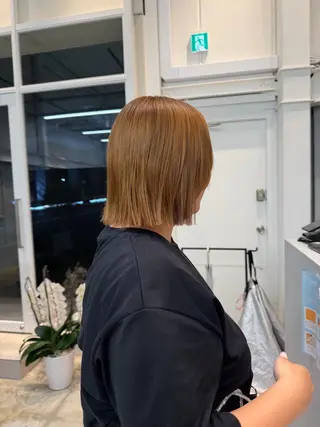 ショート カラー ENIF　大島 芽生のヘアスタイル