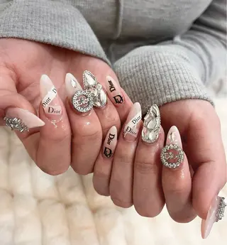 ネイル Nail salon Rhonaのネイルデザイン