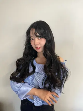 ヘアアレンジ ハイトーン レイヤー🎀meiのヘアスタイル