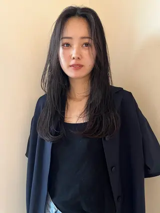 ロング カラー nishi fuyumiのヘアスタイル