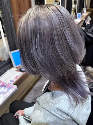 セミロング 🐺ウルフ× ハイトーン🐺MOEのヘアスタイル