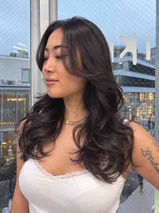 ロング 🫧バレイヤージュ/ ハイライト/ミズキのヘアスタイル
