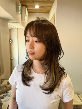ロング 下石怜子/レイヤー/ 透明感カラーのヘアスタイル