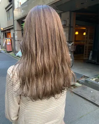 ミディアム レイヤーカット 西村あきやのヘアスタイル