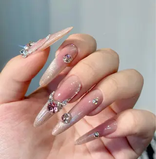 ネイル Lynn_ Nailのネイルデザイン