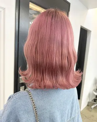 カラー 🫒オリーブ/透け感 レイヤー🌿モエカのヘアスタイル