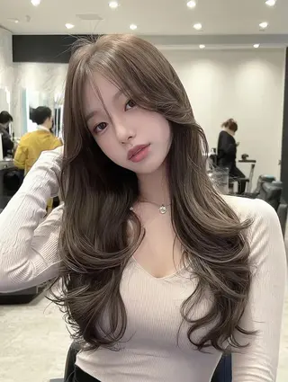 セミロング 𝓨̆̈𝓾𝓲ྀི 🫧カットモデルのヘアスタイル