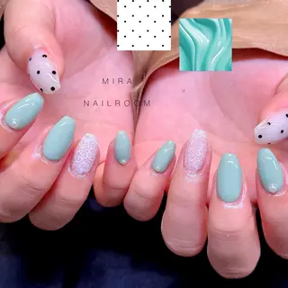 ネイル MIRA NAILROOMのネイルデザイン