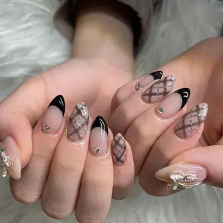 ミディアム ネイル Y. Sのネイルデザイン