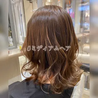 ミディアム カラー 似合う髪型見つけます AYAKAのヘアスタイル