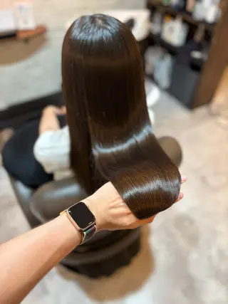 ロング ツヤ髪専門美容師 桑原 和誠のヘアスタイル