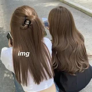 カラー なのは\透け感カラー \レイヤーカットのヘアスタイル