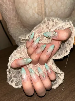 ネイル Miura.H 🦋🫧のネイルデザイン