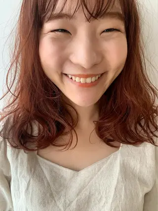 セミロング カラー 榑松 恵里のヘアスタイル