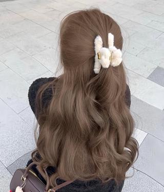 ロング カラー 透明感ベージュ×レイ ヤーカット🎀セナのヘアスタイル