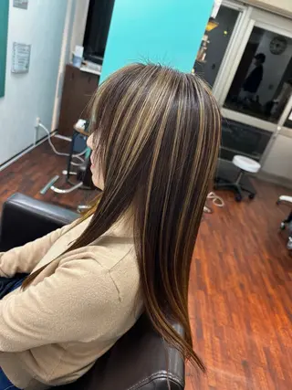 ロング 三原 友美のヘアスタイル