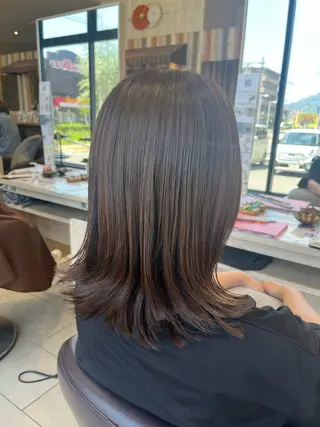 セミロング 岡山 綺更のヘアスタイル
